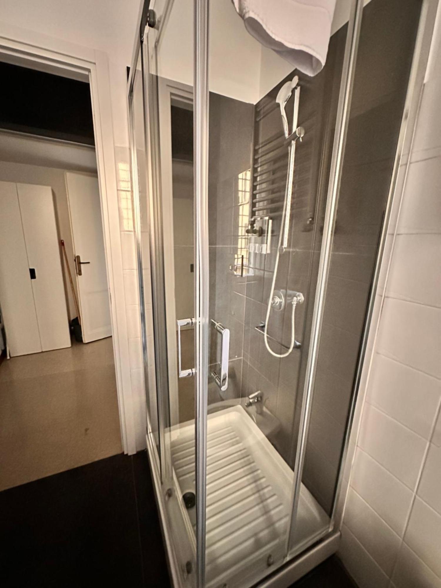 C&Y Apartments - Roma Prati - Luxury Double Studio With Kitchen Bagian luar foto