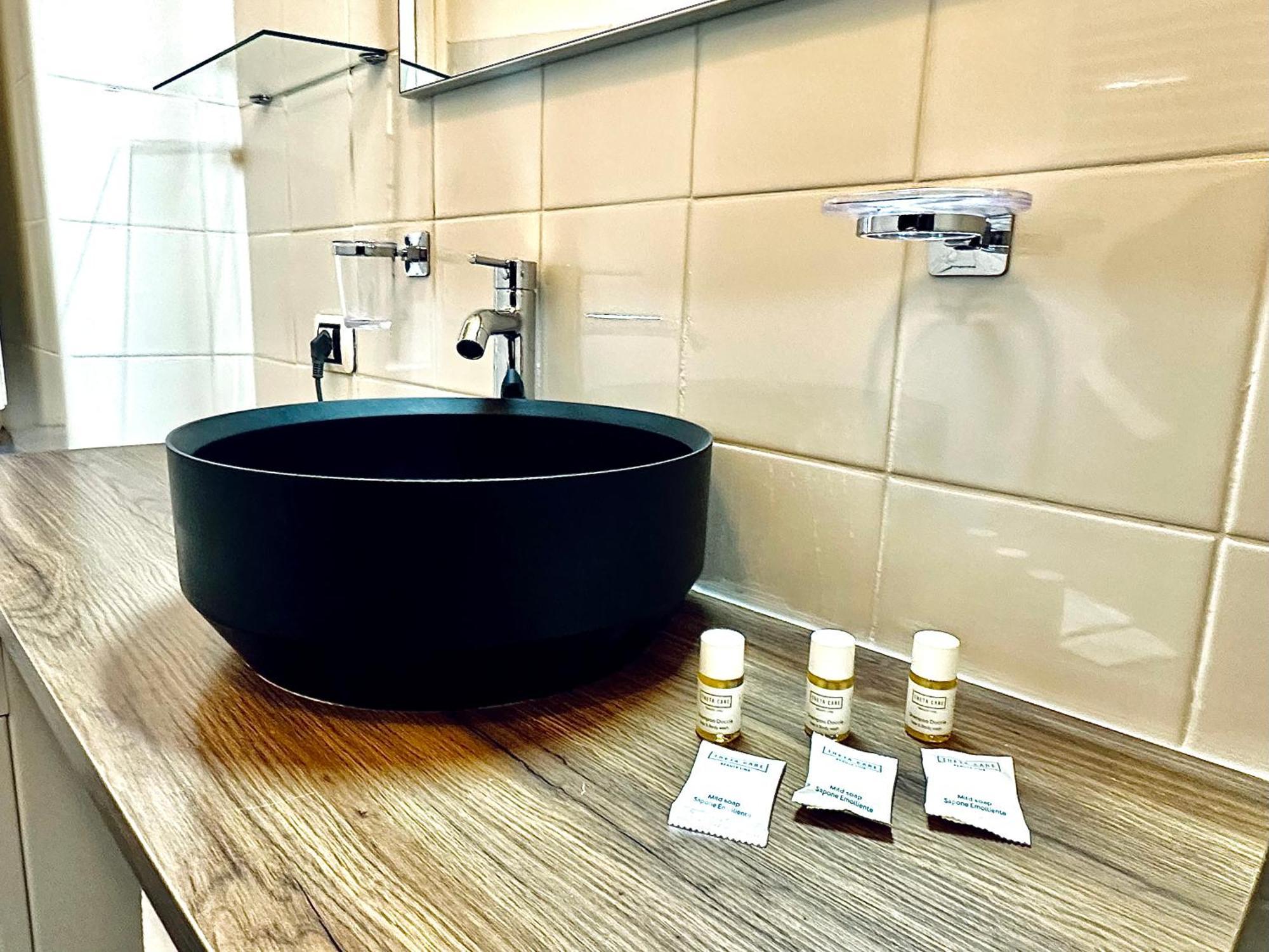 C&Y Apartments - Roma Prati - Luxury Double Studio With Kitchen Bagian luar foto